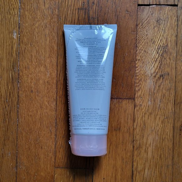 Mary Kay® Hydrating Lotion - NWT - Picture 4 of 5